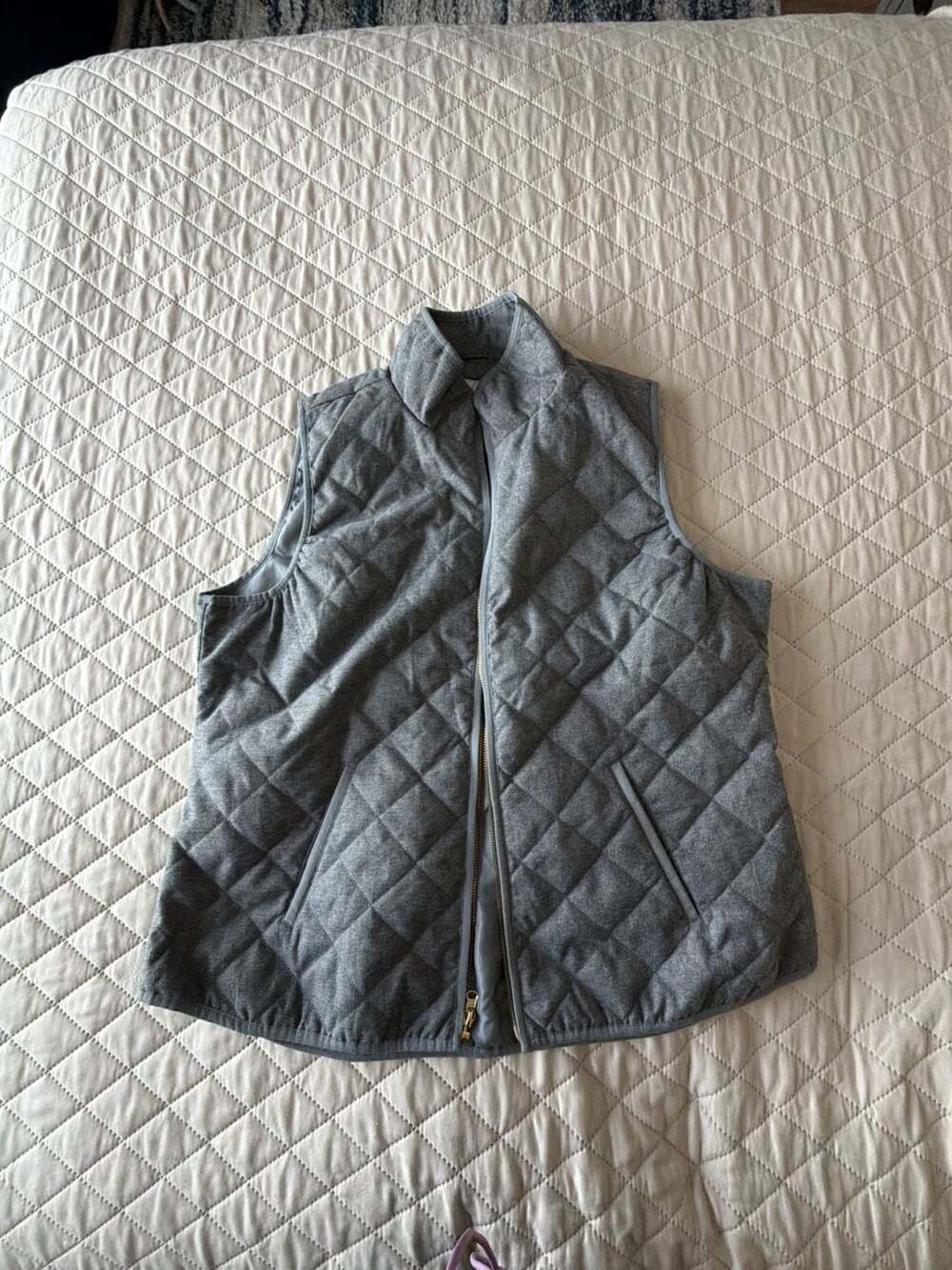 Old Navy Women's Gray Quilted Zip Up Vest